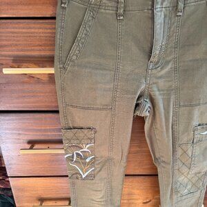 Anthropologie pants with embroidered pockets